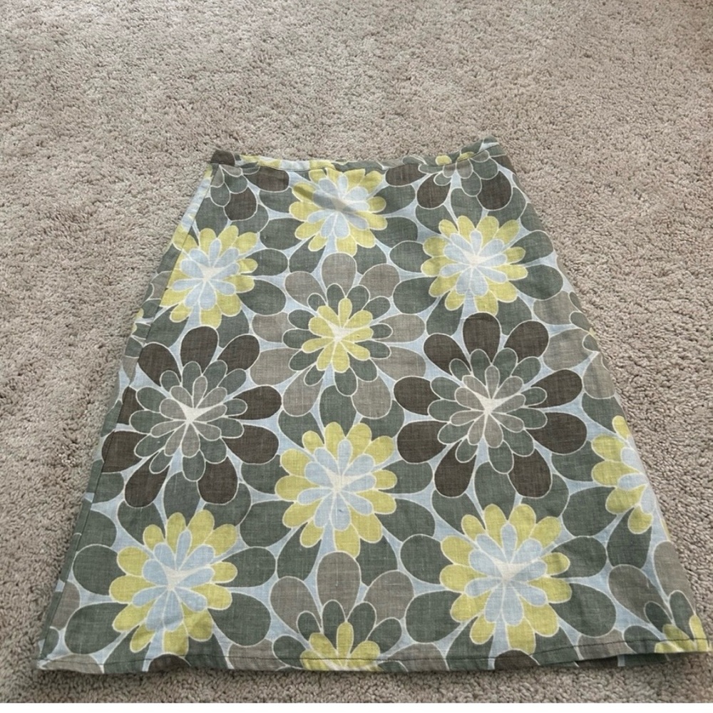 H&M Floral A-Line Skirt in Yellow, White, and Brown - Picture 3 of 12